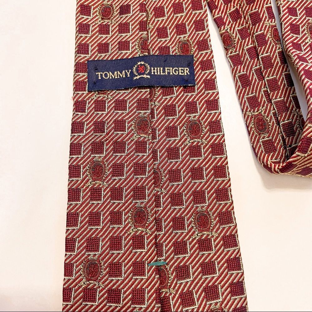 Tommy Hilfiger Red Men’s 100% Silk Neck Tie - Picture 2 of 5